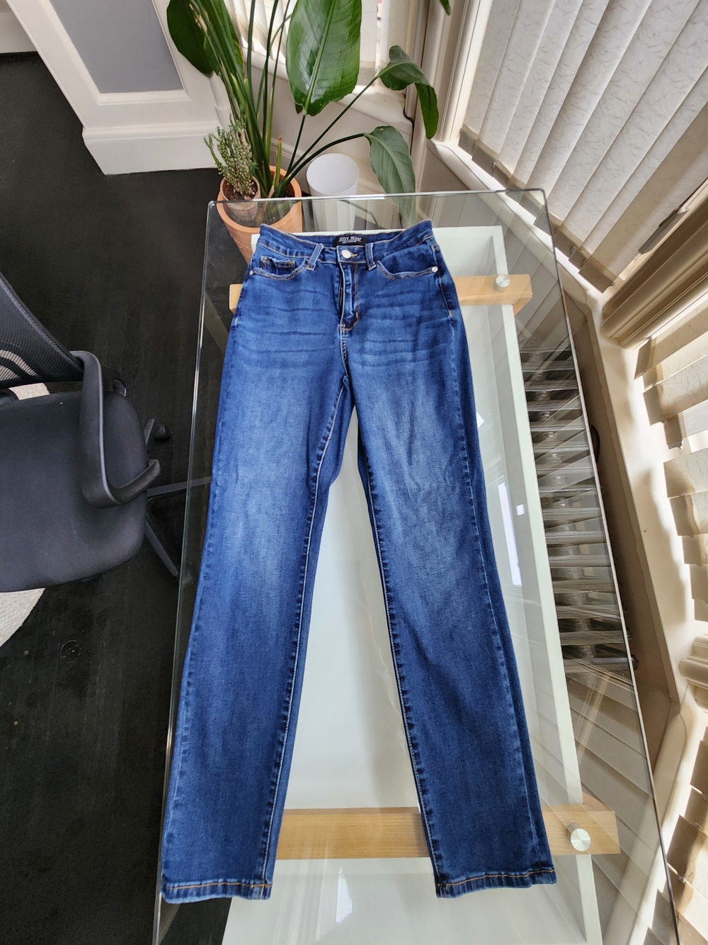 Judy Blue Medium Wash Straight-Leg Jeans